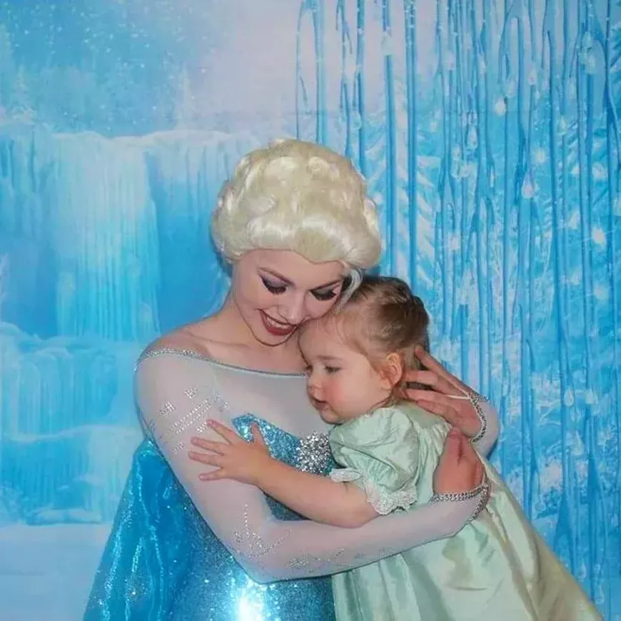 snow-queen_parties-and-paint-by-kate.webp