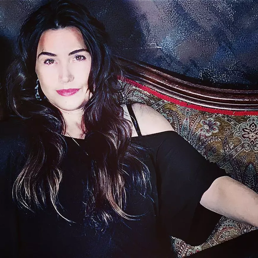 Songwriters at Play features Sara Petite at Sculpterra's Sunday showcase!