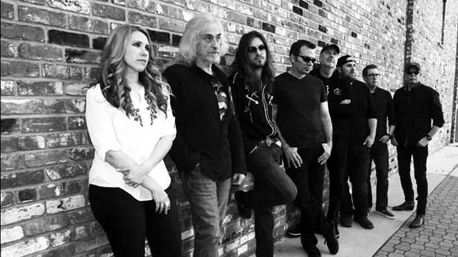 Image: Dakota Crossing Live At The Siren