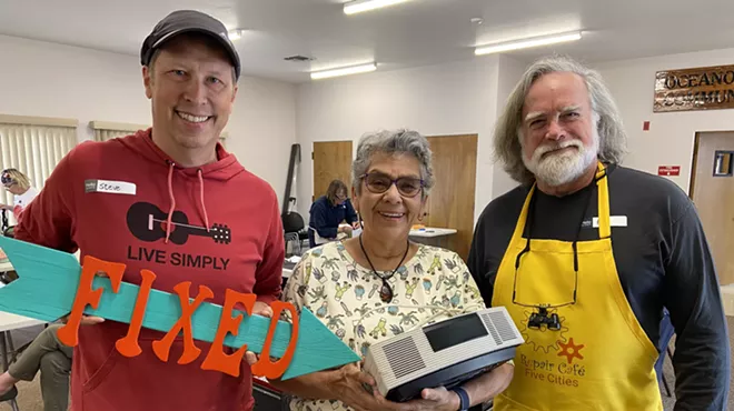 Image: Five Cities Repair Caf&eacute;