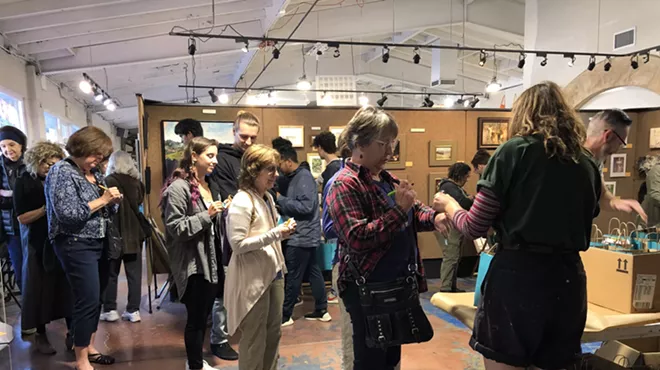 Image: Holiday Treasure Stroll
