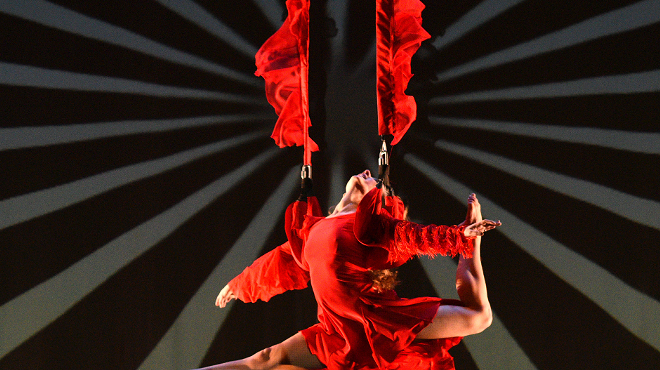 Image: MOMIX: Alice