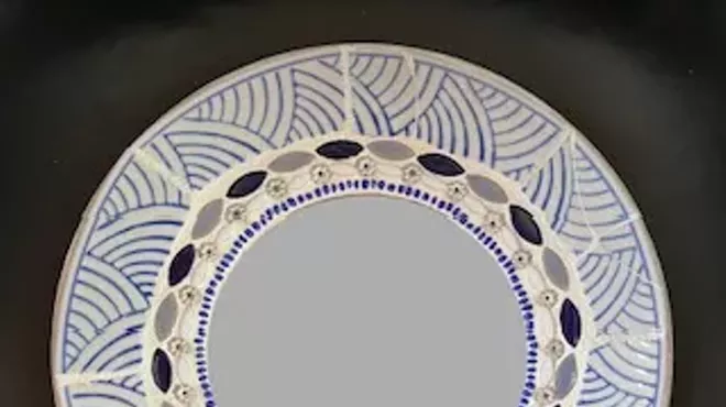 Image: Mosaic Mirrors Using Plates