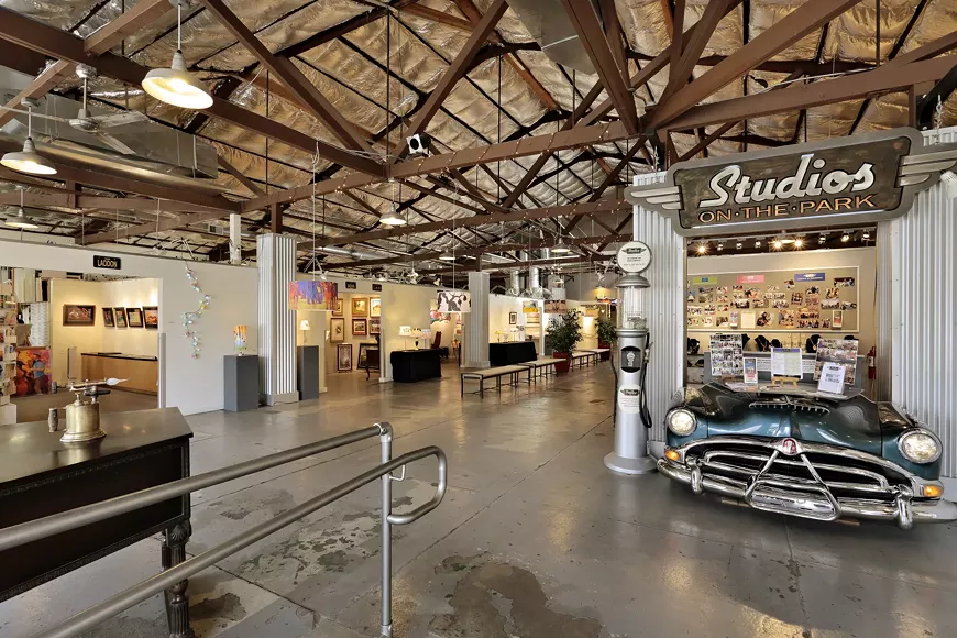 301_studios_on_the_park_03.webp