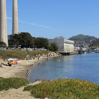 Image: SLO County warns residents not to gather in groups as crowds hit the beaches amid pandemic