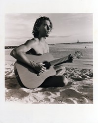 MAKANA DELIVERS AN INTIMATE CONCERT TO BENEFIT CAYUCOS PIER