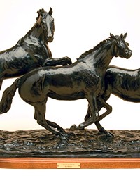 CENTRAL COAST ARTIST PAT ROBERT CAPTURES BEAUTY OF HORSES THROUGH SCULPTURE