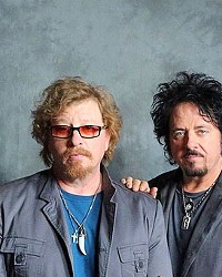 TOTO PLAYS VINA ROBLES SEPT. 11 IN SUPPORT OF THEIR LATEST ALBUM