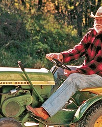 SLOW RIDE Alvin Straight (Richard Farnsworth) travels from Iowa to Wisconsin on a lawn mower in David Lynch's The Straight Story (1999).
